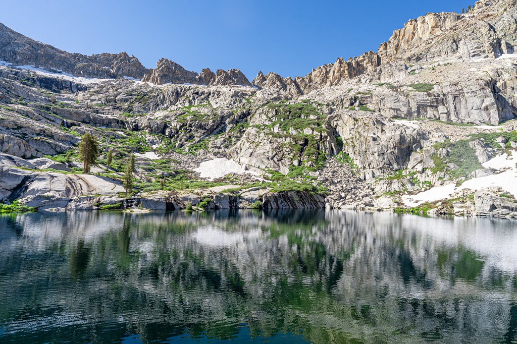 Emerald Lake along the Lakes Trail in Sequoia National Park.