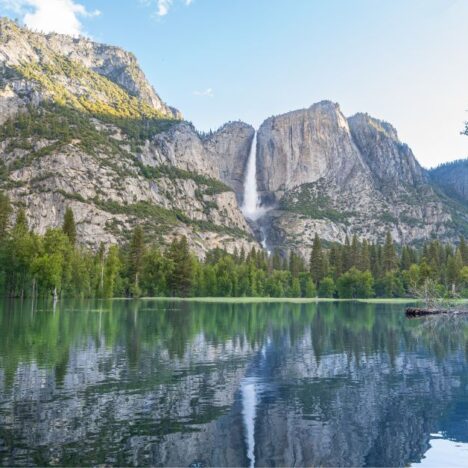 Mist Trail vs John Muir Trail: Ultimate Guide 2025