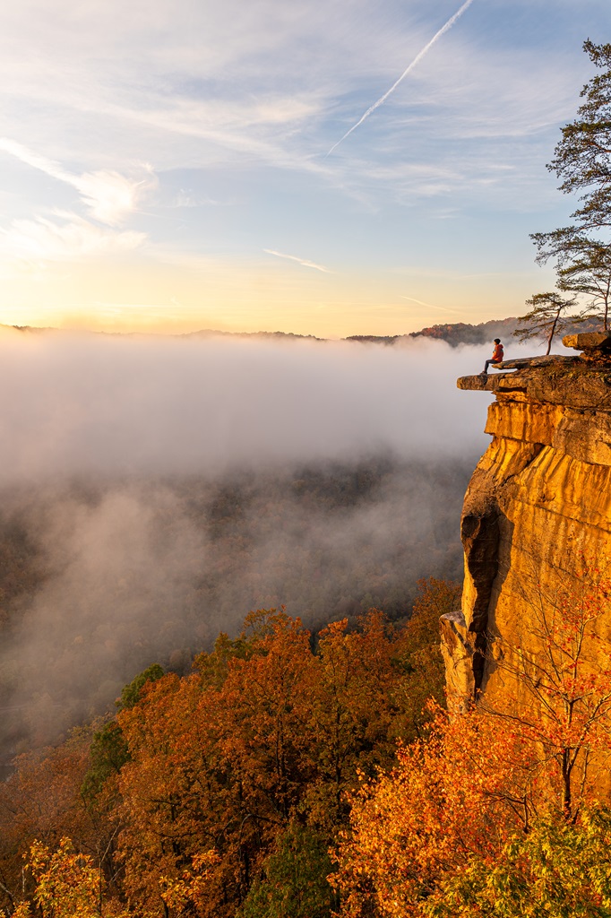 Endless Wall Trail in New River Gorge hiking guide.