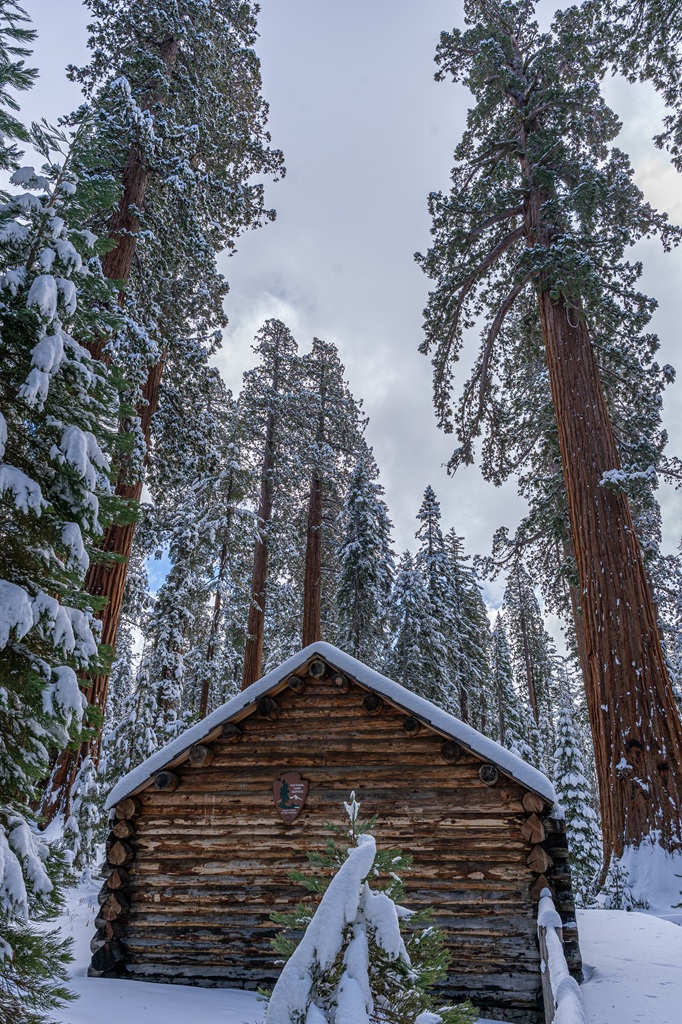 Guide to where to stay in Yosemite in winter.