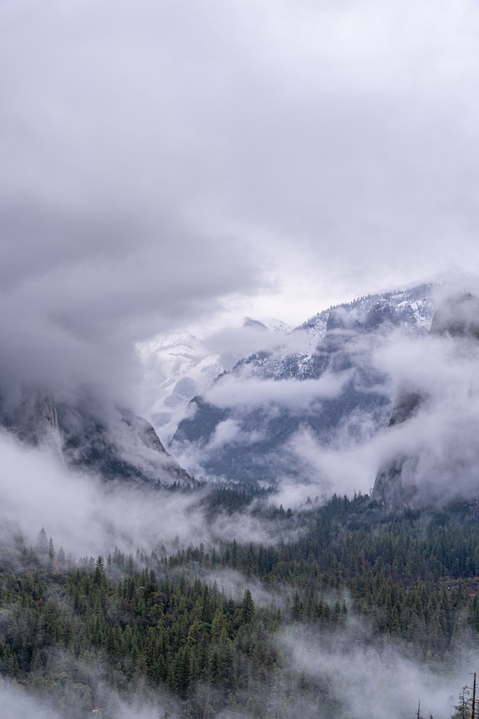 Tunnel View on a cloudy morning in late fall in Yosemite National Park.