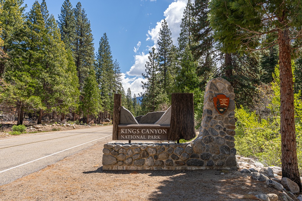 Kings Canyon National Park sign.