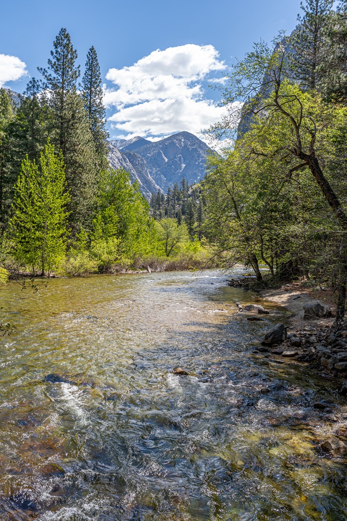 Kings River seen from Zumwalt Meadow Trail in Kings Canyon National Park.